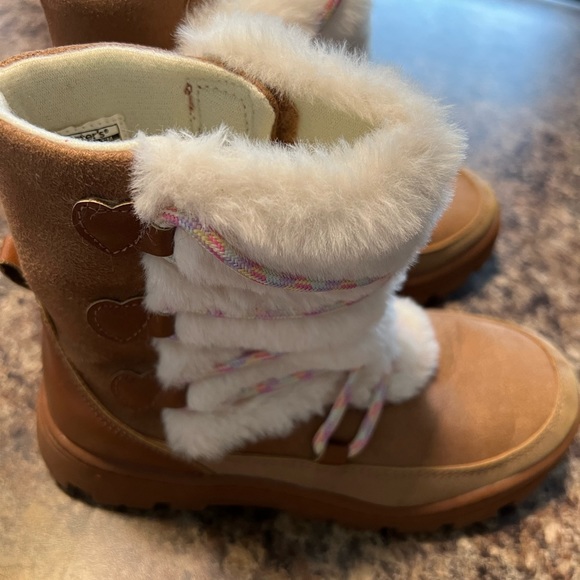 Carter’s  winter cal boots - Picture 2 of 7